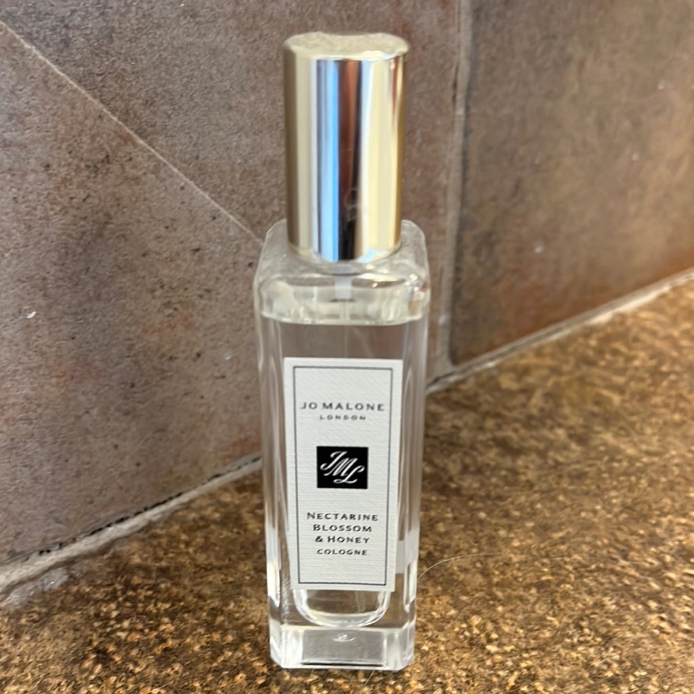 Jo Malone nectarine blossom and honey perfume